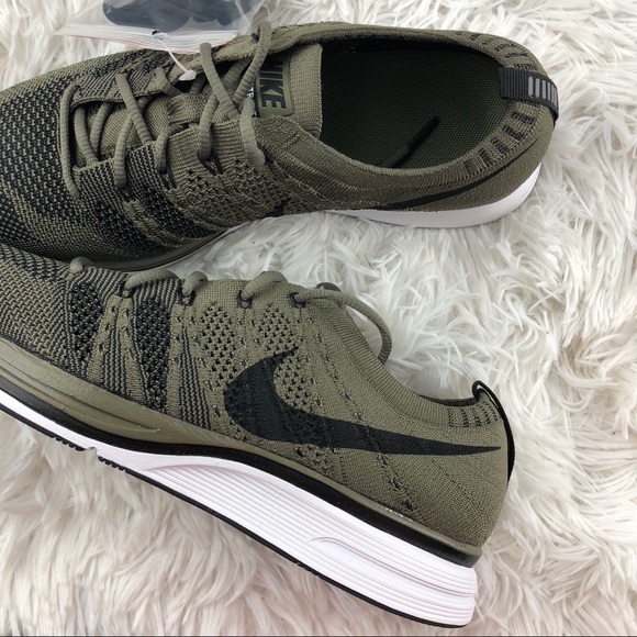 flyknit trainer medium olive